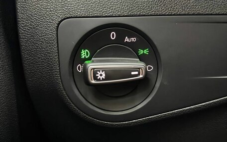 Volkswagen Tiguan II, 2019 год, 2 500 000 рублей, 11 фотография