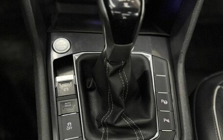 Volkswagen Tiguan II, 2019 год, 2 500 000 рублей, 16 фотография