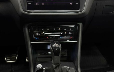 Volkswagen Tiguan II, 2019 год, 2 500 000 рублей, 17 фотография