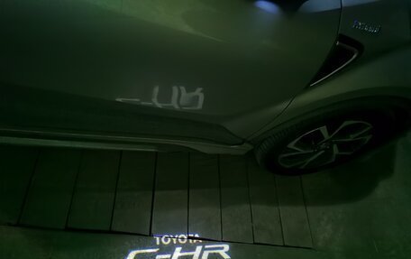 Toyota C-HR I рестайлинг, 2017 год, 2 450 000 рублей, 25 фотография