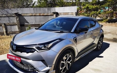Toyota C-HR I рестайлинг, 2017 год, 2 450 000 рублей, 32 фотография