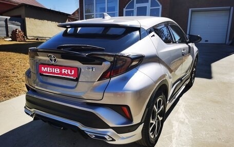 Toyota C-HR I рестайлинг, 2017 год, 2 450 000 рублей, 19 фотография