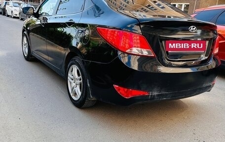 Hyundai Solaris II рестайлинг, 2015 год, 670 000 рублей, 3 фотография