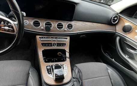 Mercedes-Benz E-Класс, 2019 год, 3 225 000 рублей, 6 фотография