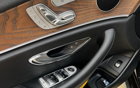 Mercedes-Benz E-Класс, 2019 год, 3 225 000 рублей, 8 фотография