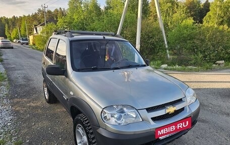 Chevrolet Niva I рестайлинг, 2012 год, 550 000 рублей, 5 фотография