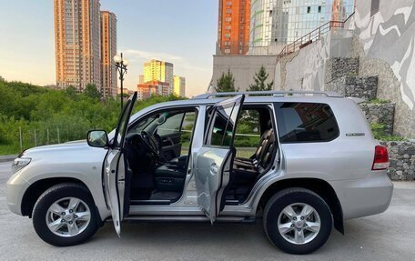 Toyota Land Cruiser 200, 2011 год, 4 450 000 рублей, 8 фотография