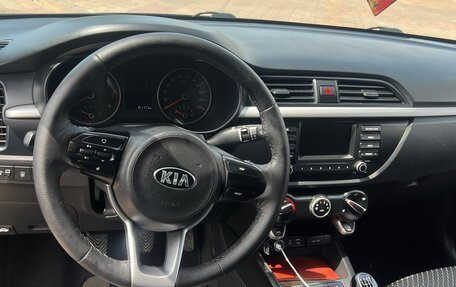 KIA Rio IV, 2017 год, 950 000 рублей, 3 фотография