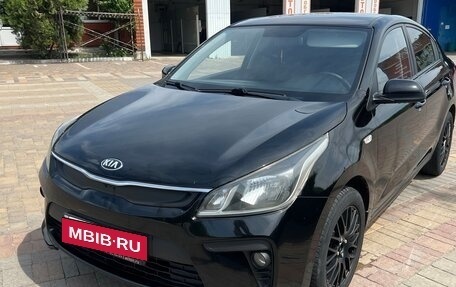 KIA Rio IV, 2017 год, 950 000 рублей, 2 фотография