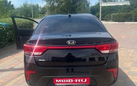 KIA Rio IV, 2017 год, 950 000 рублей, 4 фотография