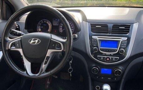 Hyundai Solaris II рестайлинг, 2012 год, 700 000 рублей, 6 фотография