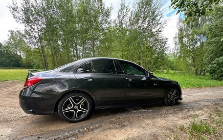 Mercedes-Benz C-Класс, 2019 год, 2 600 000 рублей, 4 фотография