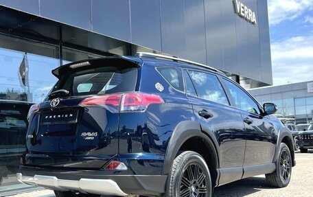 Toyota RAV4, 2018 год, 2 570 000 рублей, 13 фотография
