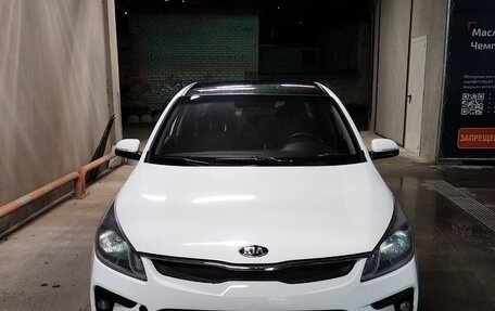KIA Rio IV, 2018 год, 1 000 000 рублей, 1 фотография