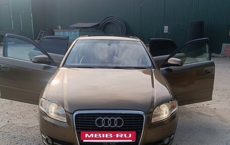 Audi A4, 2004 год, 720 000 рублей, 13 фотография