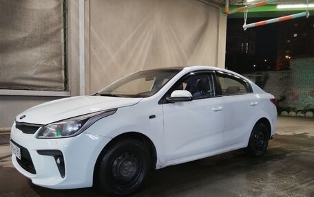 KIA Rio IV, 2018 год, 1 000 000 рублей, 4 фотография