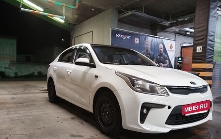 KIA Rio IV, 2018 год, 1 000 000 рублей, 5 фотография