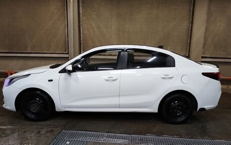 KIA Rio IV, 2018 год, 1 000 000 рублей, 13 фотография