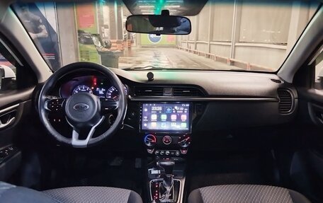 KIA Rio IV, 2018 год, 1 000 000 рублей, 11 фотография