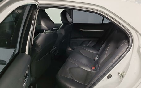 Toyota Camry, 2018 год, 2 375 000 рублей, 12 фотография