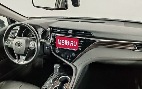 Toyota Camry, 2018 год, 2 375 000 рублей, 11 фотография