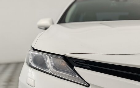 Toyota Camry, 2018 год, 2 375 000 рублей, 17 фотография