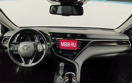 Toyota Camry, 2018 год, 2 375 000 рублей, 14 фотография