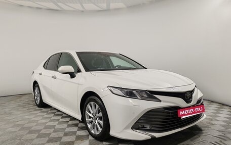 Toyota Camry, 2018 год, 2 375 000 рублей, 3 фотография
