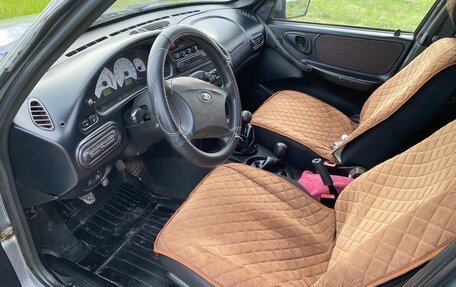 Chevrolet Niva I рестайлинг, 2006 год, 300 000 рублей, 21 фотография