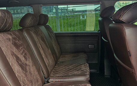 Volkswagen Caravelle T6 рестайлинг, 2018 год, 2 450 000 рублей, 3 фотография