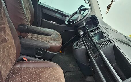 Volkswagen Caravelle T6 рестайлинг, 2018 год, 2 450 000 рублей, 9 фотография