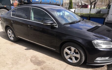 Volkswagen Passat B7, 2011 год, 900 000 рублей, 2 фотография