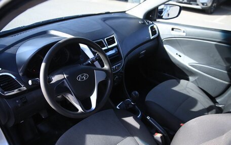 Hyundai Solaris II рестайлинг, 2012 год, 390 000 рублей, 10 фотография