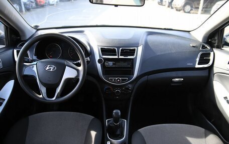 Hyundai Solaris II рестайлинг, 2012 год, 390 000 рублей, 12 фотография
