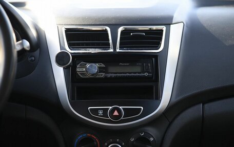 Hyundai Solaris II рестайлинг, 2012 год, 390 000 рублей, 14 фотография