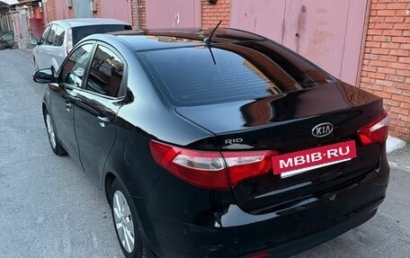 KIA Rio III рестайлинг, 2011 год, 700 000 рублей, 3 фотография