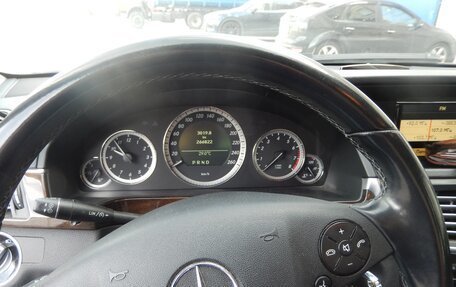 Mercedes-Benz E-Класс, 2011 год, 1 300 000 рублей, 3 фотография