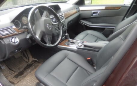Mercedes-Benz E-Класс, 2011 год, 1 300 000 рублей, 4 фотография