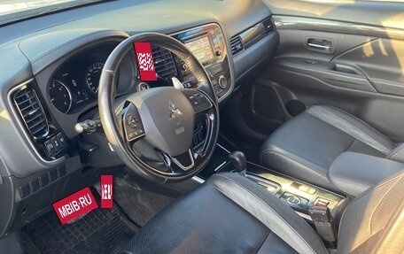 Mitsubishi Outlander III рестайлинг 3, 2017 год, 2 030 000 рублей, 5 фотография