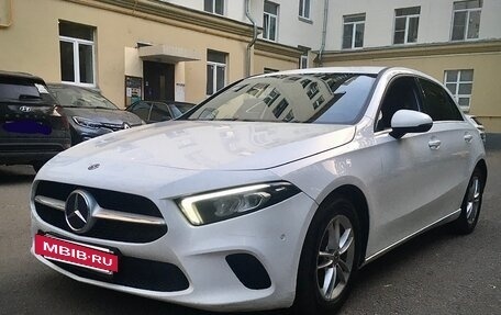 Mercedes-Benz A-Класс, 2018 год, 2 170 000 рублей, 3 фотография