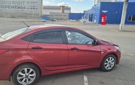 Hyundai Solaris II рестайлинг, 2015 год, 1 200 000 рублей, 2 фотография