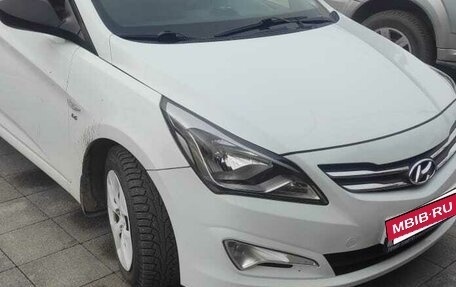 Hyundai Solaris II рестайлинг, 2015 год, 950 000 рублей, 3 фотография