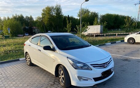 Hyundai Solaris II рестайлинг, 2015 год, 1 050 000 рублей, 3 фотография