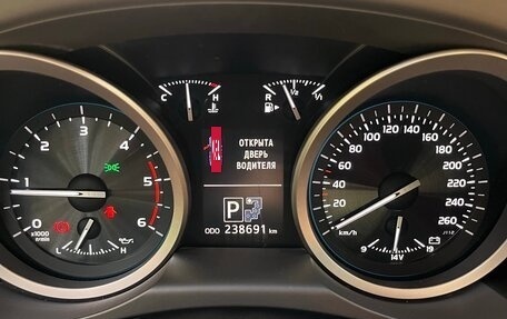 Toyota Land Cruiser 200, 2014 год, 4 650 000 рублей, 26 фотография