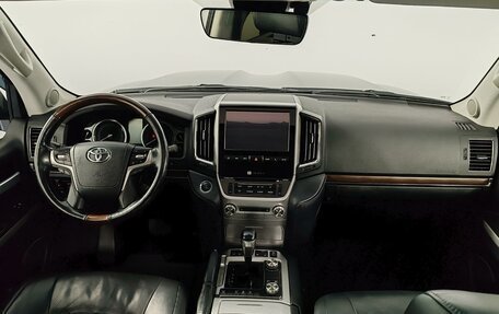 Toyota Land Cruiser 200, 2018 год, 7 150 000 рублей, 13 фотография