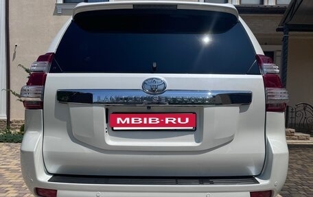 Toyota Land Cruiser Prado 150 рестайлинг 2, 2016 год, 4 000 000 рублей, 9 фотография