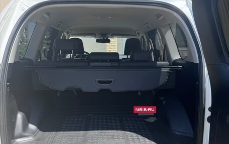 Toyota Land Cruiser Prado 150 рестайлинг 2, 2016 год, 4 000 000 рублей, 27 фотография
