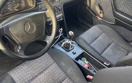 Mercedes-Benz C-Класс, 1997 год, 390 000 рублей, 5 фотография