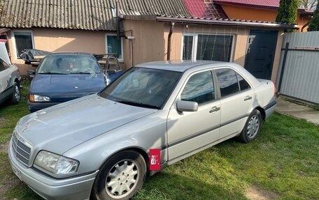 Mercedes-Benz C-Класс, 1997 год, 390 000 рублей, 2 фотография