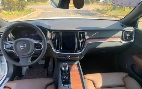 Volvo V60 II, 2024 год, 4 650 000 рублей, 8 фотография